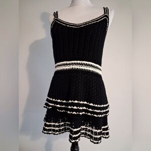 Black and White Crochet Top Size 2X